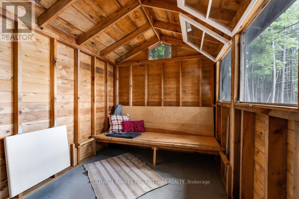 2275 PALMERSTON LAKE