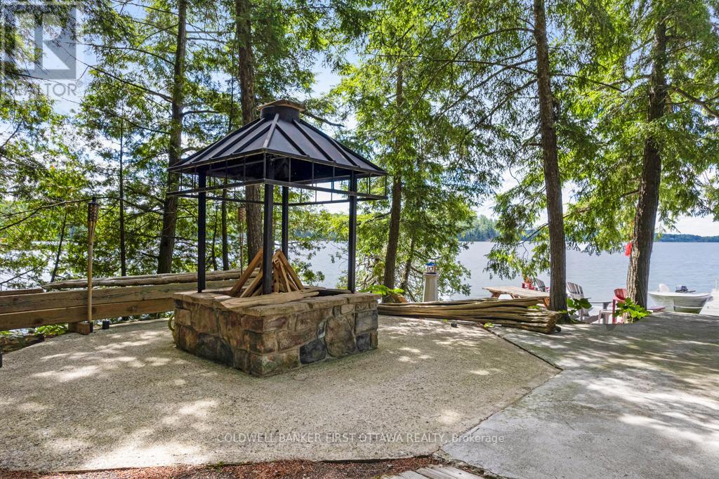 2275 PALMERSTON LAKE