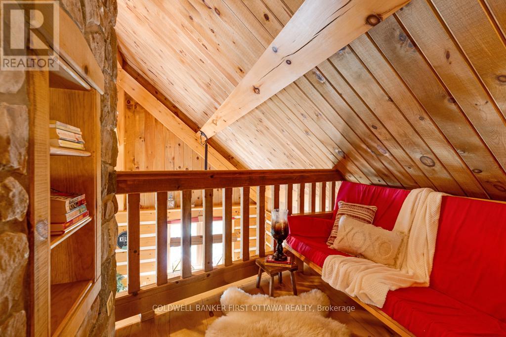 2275 PALMERSTON LAKE