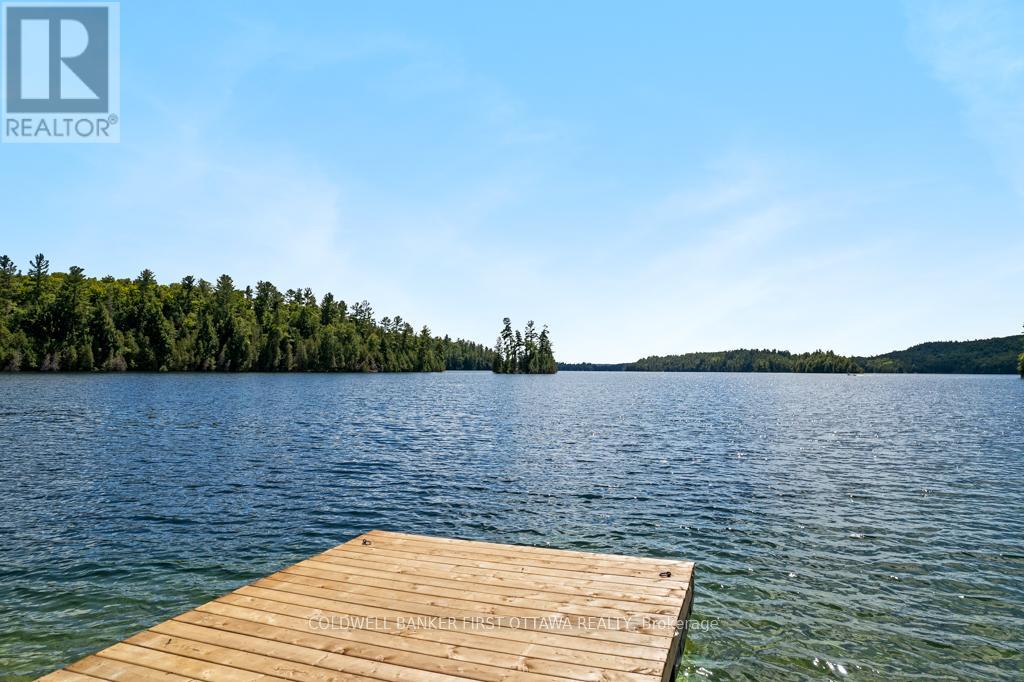 000 PALMERSTON LAKE