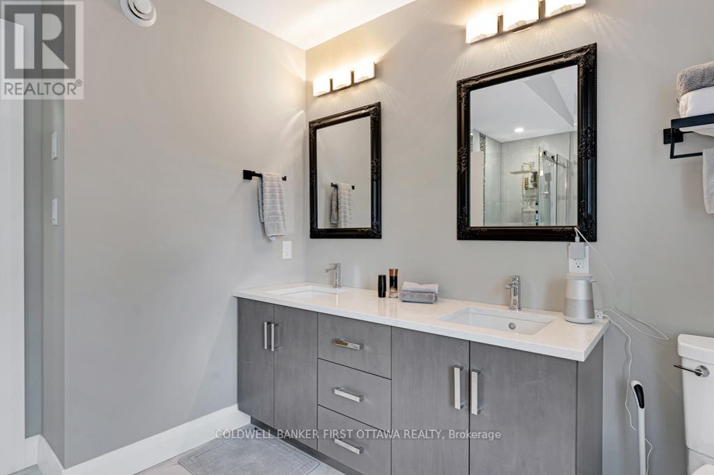 22 RIDEAU CROSSING CRESCENT