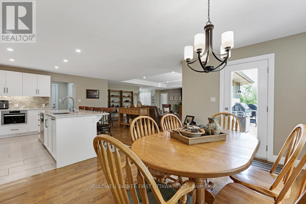 22 RIDEAU CROSSING CRESCENT