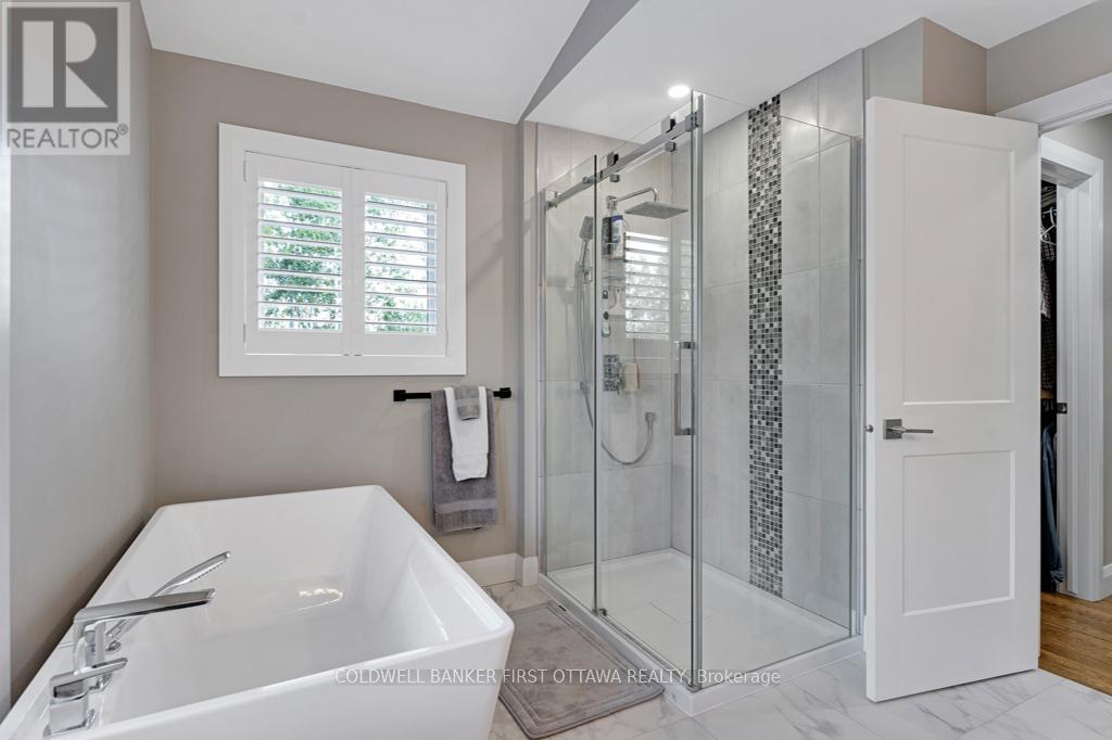 22 RIDEAU CROSSING CRESCENT