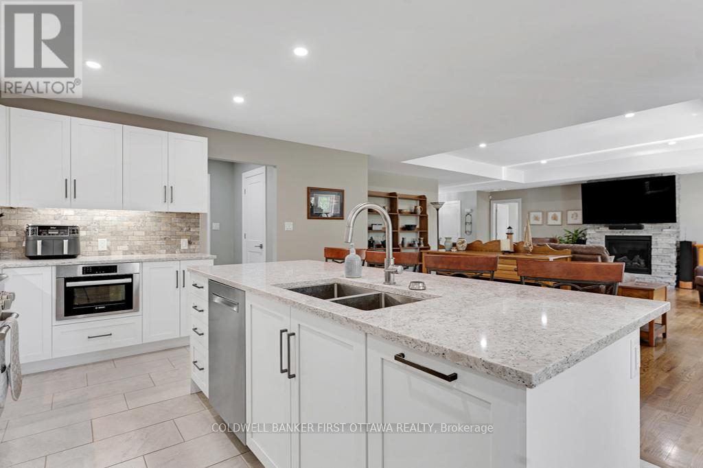 22 RIDEAU CROSSING CRESCENT
