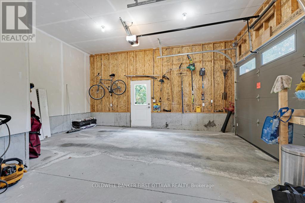 22 RIDEAU CROSSING CRESCENT