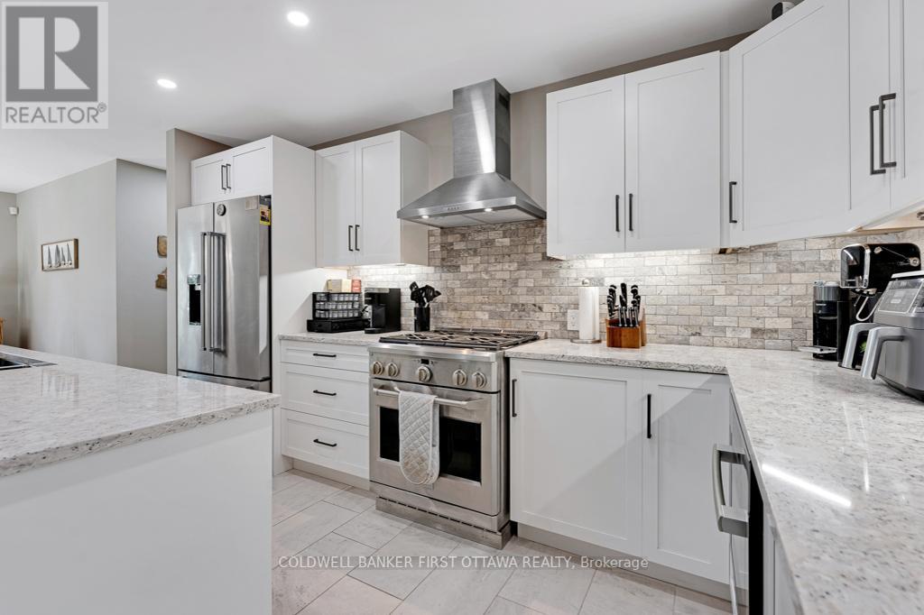 22 RIDEAU CROSSING CRESCENT