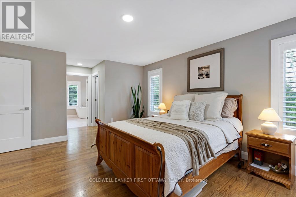 22 RIDEAU CROSSING CRESCENT