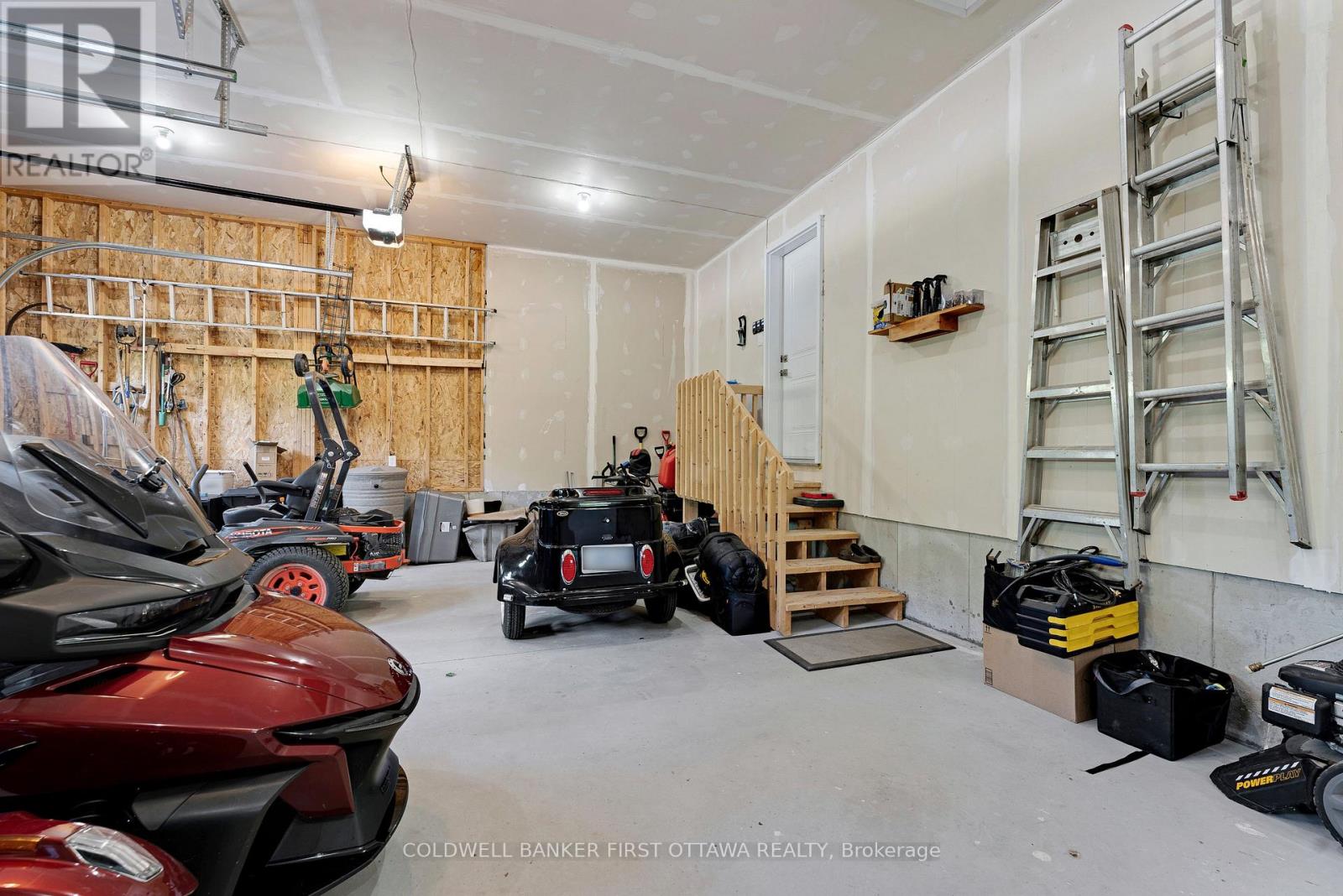 22 RIDEAU CROSSING CRESCENT