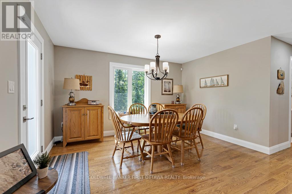 22 RIDEAU CROSSING CRESCENT