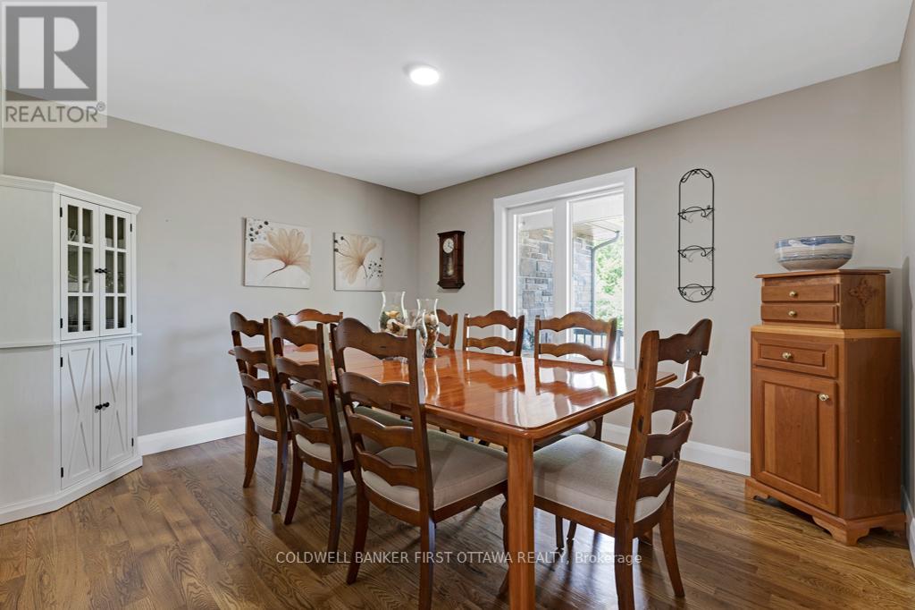 22 RIDEAU CROSSING CRESCENT