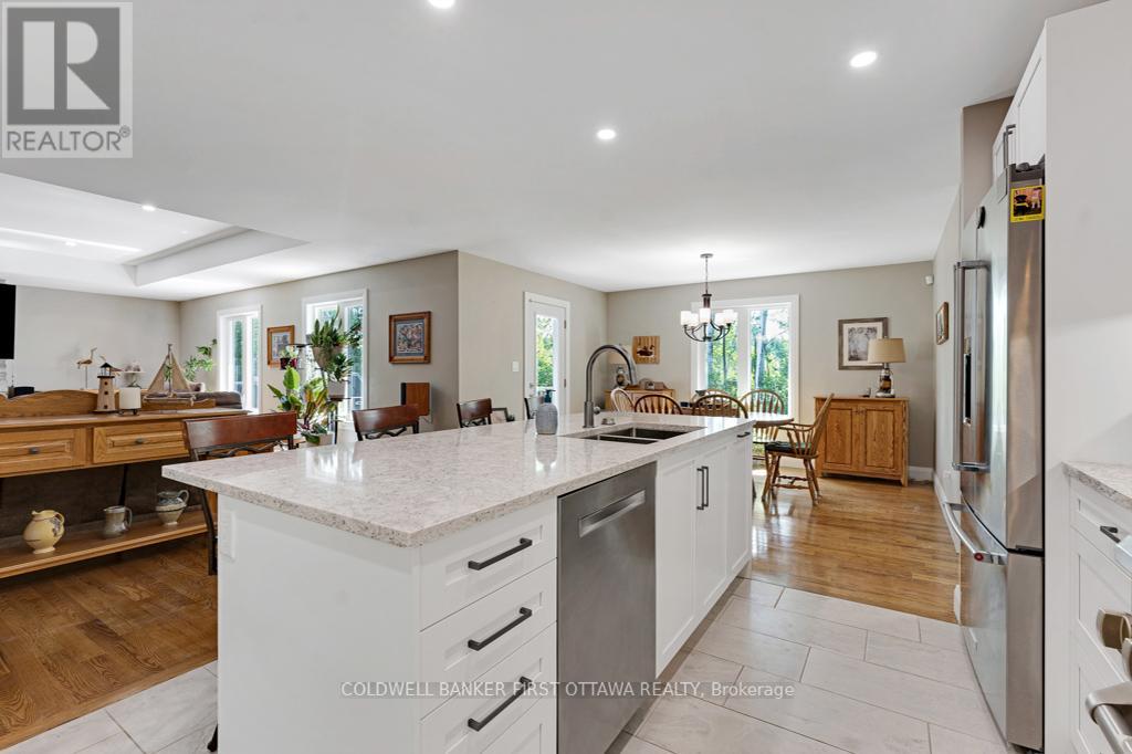 22 RIDEAU CROSSING CRESCENT