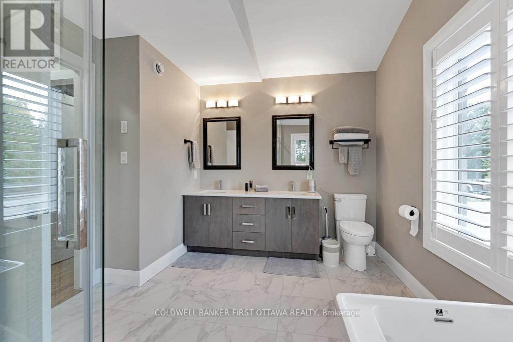 22 RIDEAU CROSSING CRESCENT