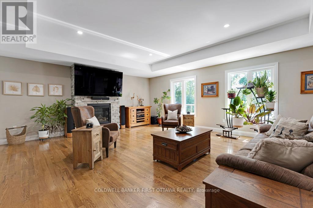 22 RIDEAU CROSSING CRESCENT