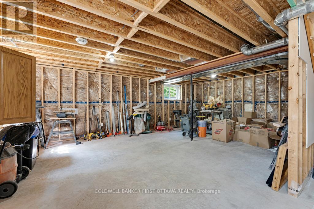 22 RIDEAU CROSSING CRESCENT