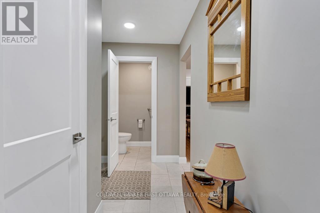 22 RIDEAU CROSSING CRESCENT