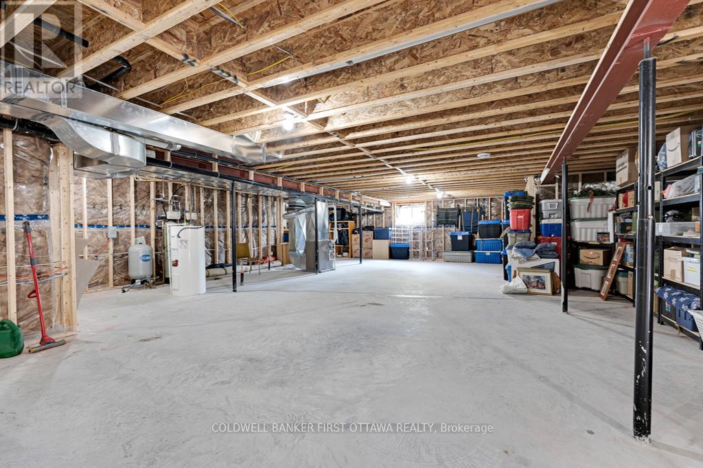 22 RIDEAU CROSSING CRESCENT