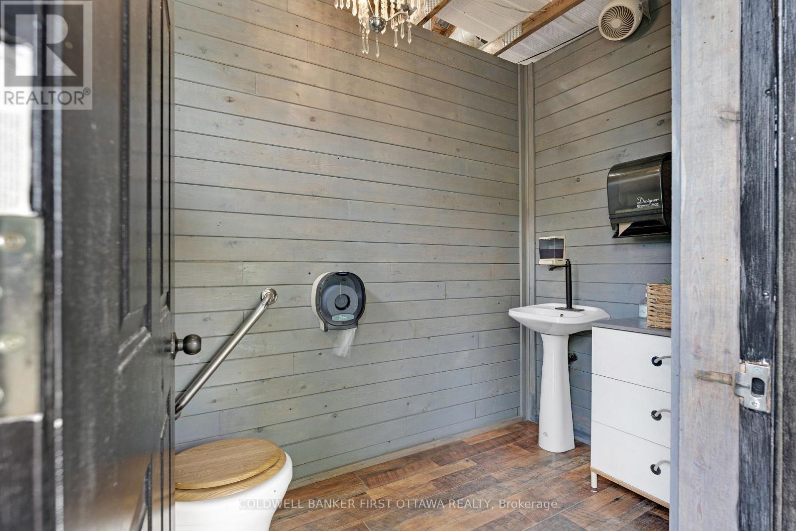 3840 OLD ALMONTE ROAD