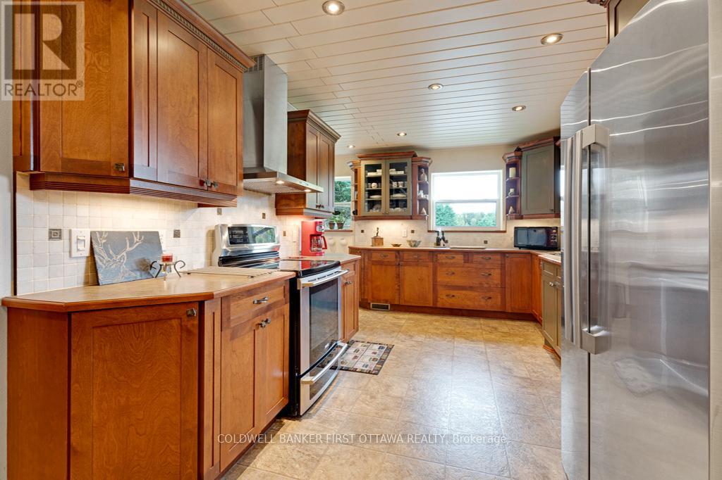 2499 BATHURST CONCESSION 2 ROAD