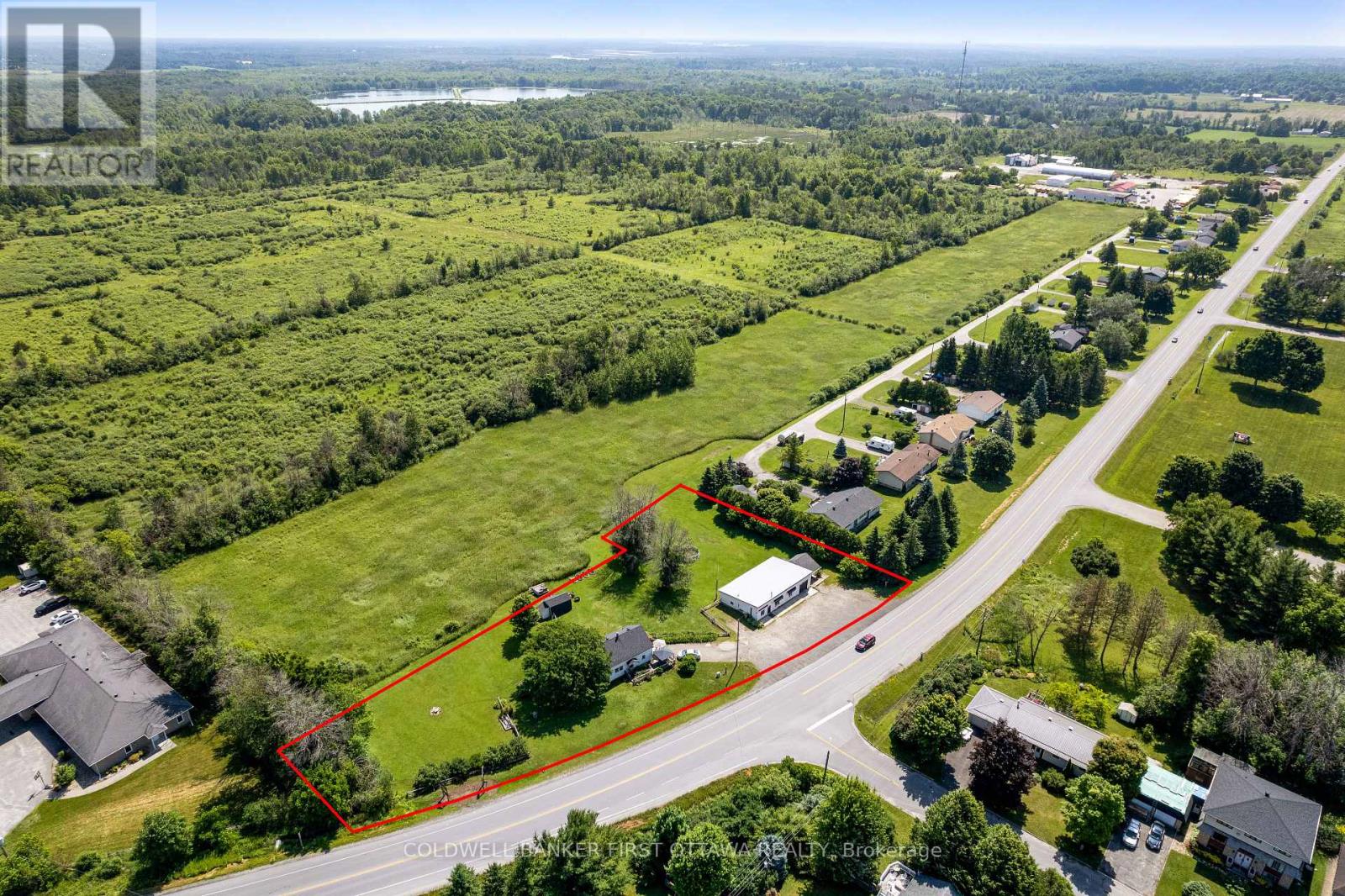 3004 RIDEAU FERRY ROAD