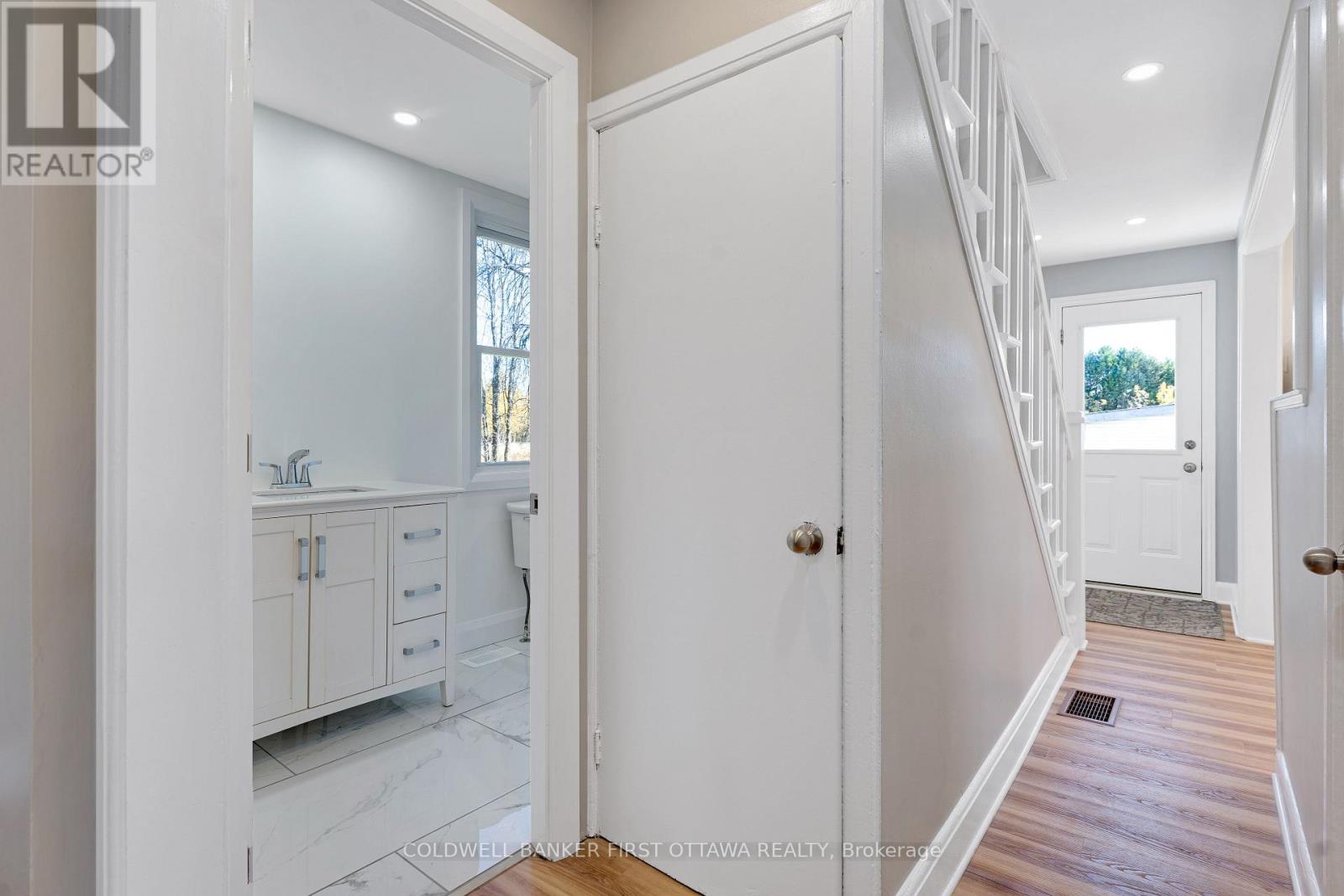 3004 RIDEAU FERRY ROAD