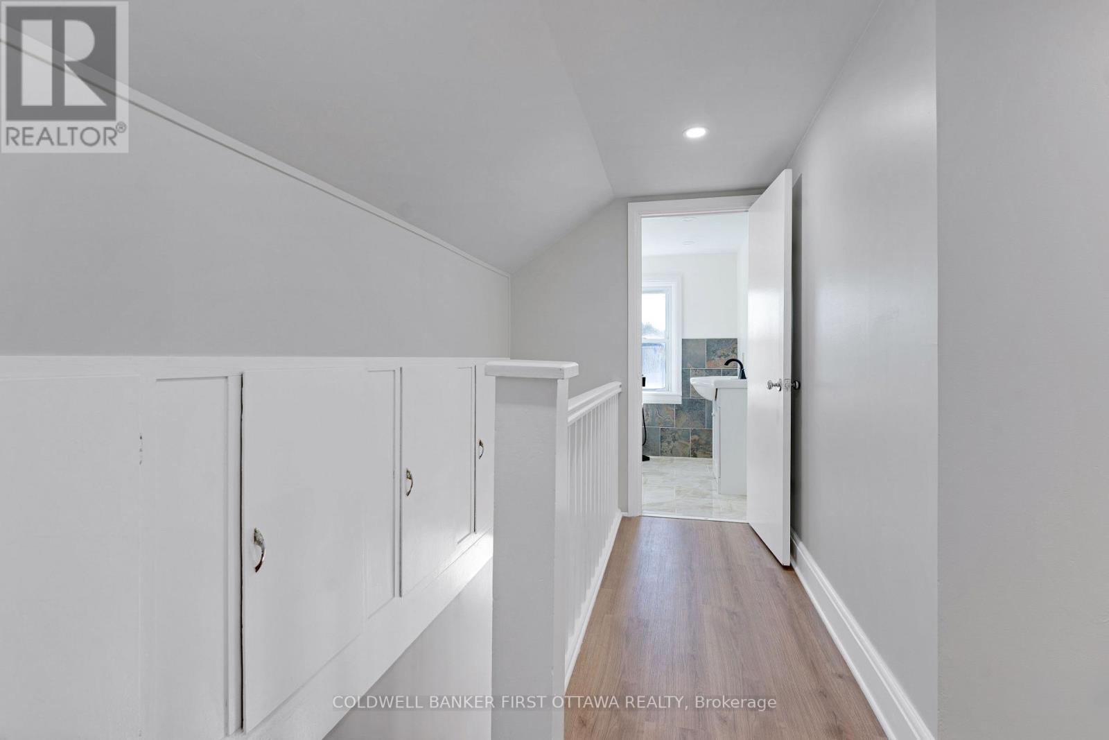 3004 RIDEAU FERRY ROAD