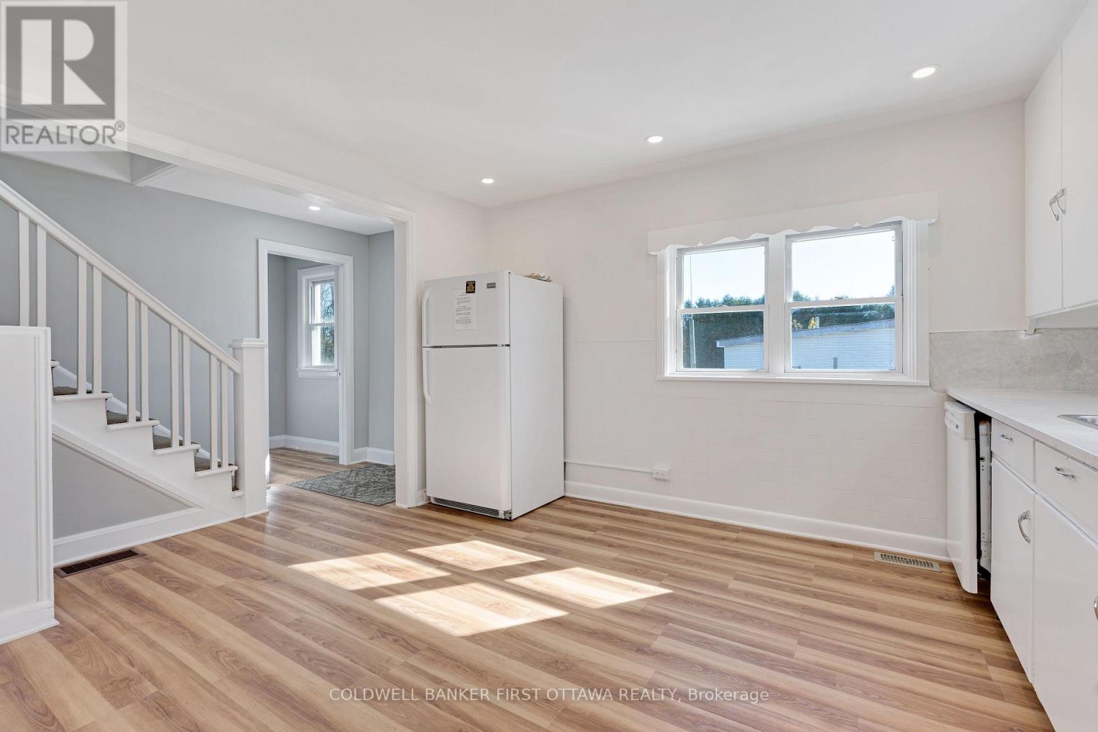 3004 RIDEAU FERRY ROAD