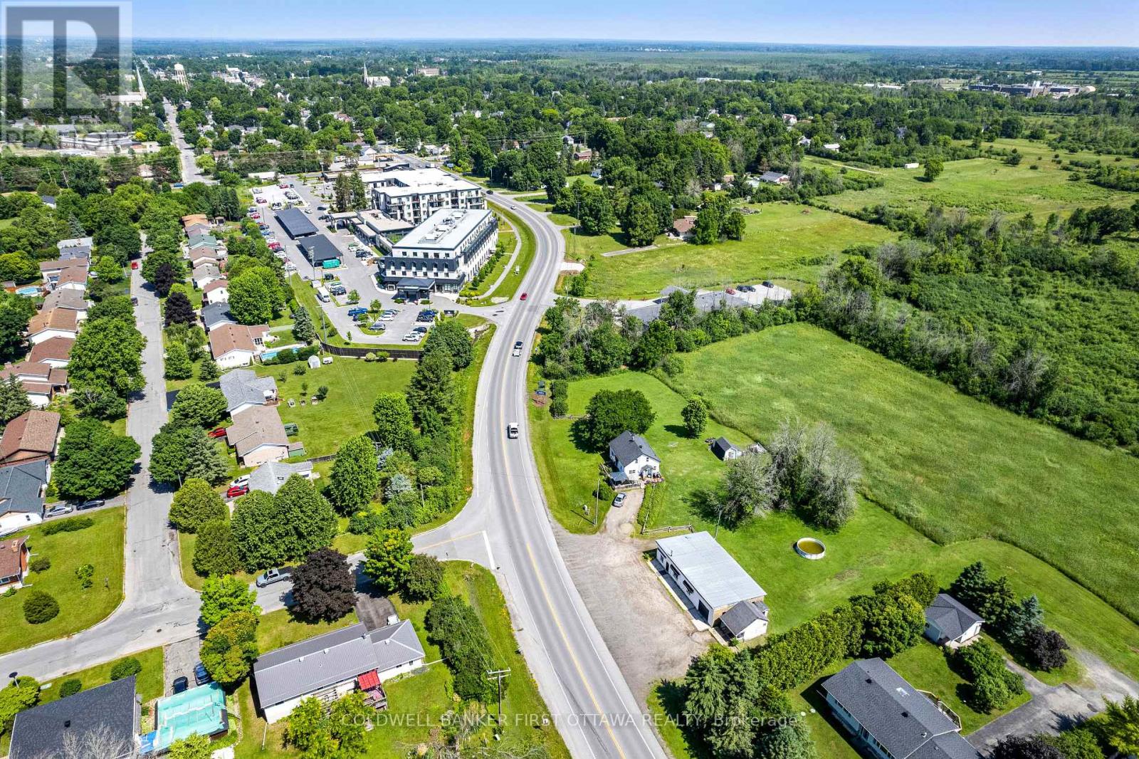 3004 RIDEAU FERRY ROAD