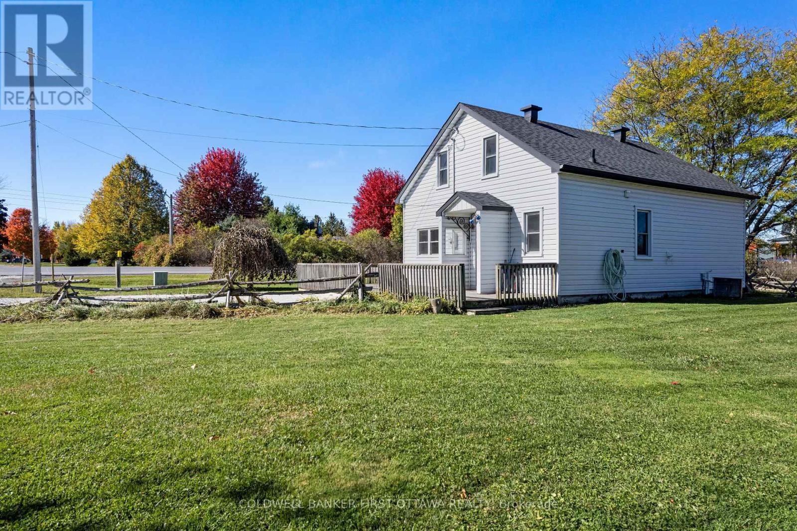 3004 RIDEAU FERRY ROAD