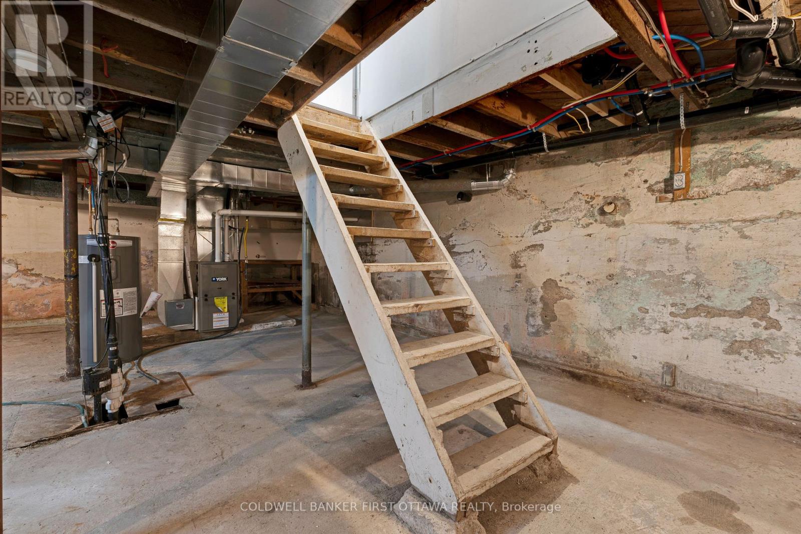 3004 RIDEAU FERRY ROAD