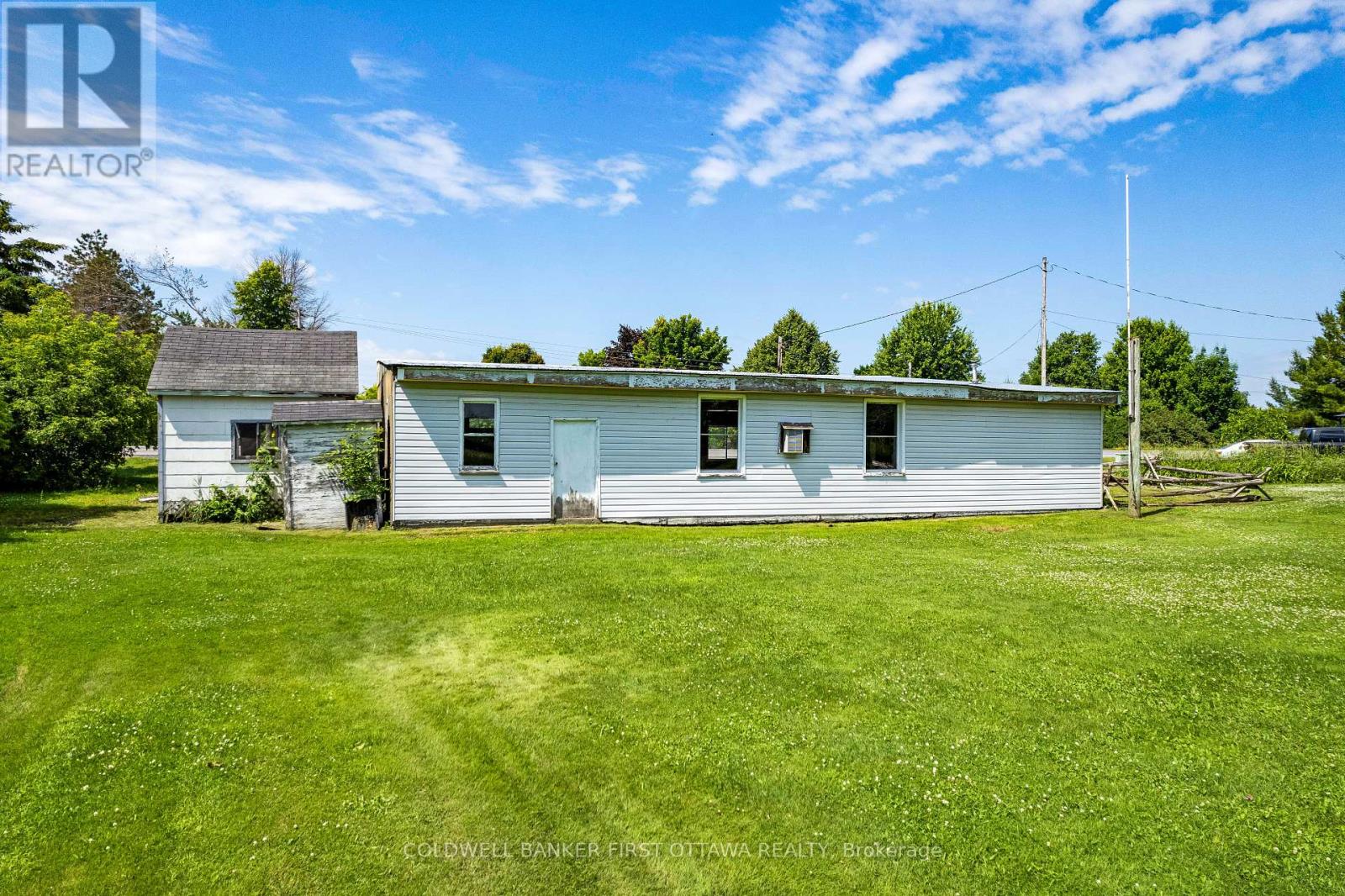 3004 RIDEAU FERRY ROAD