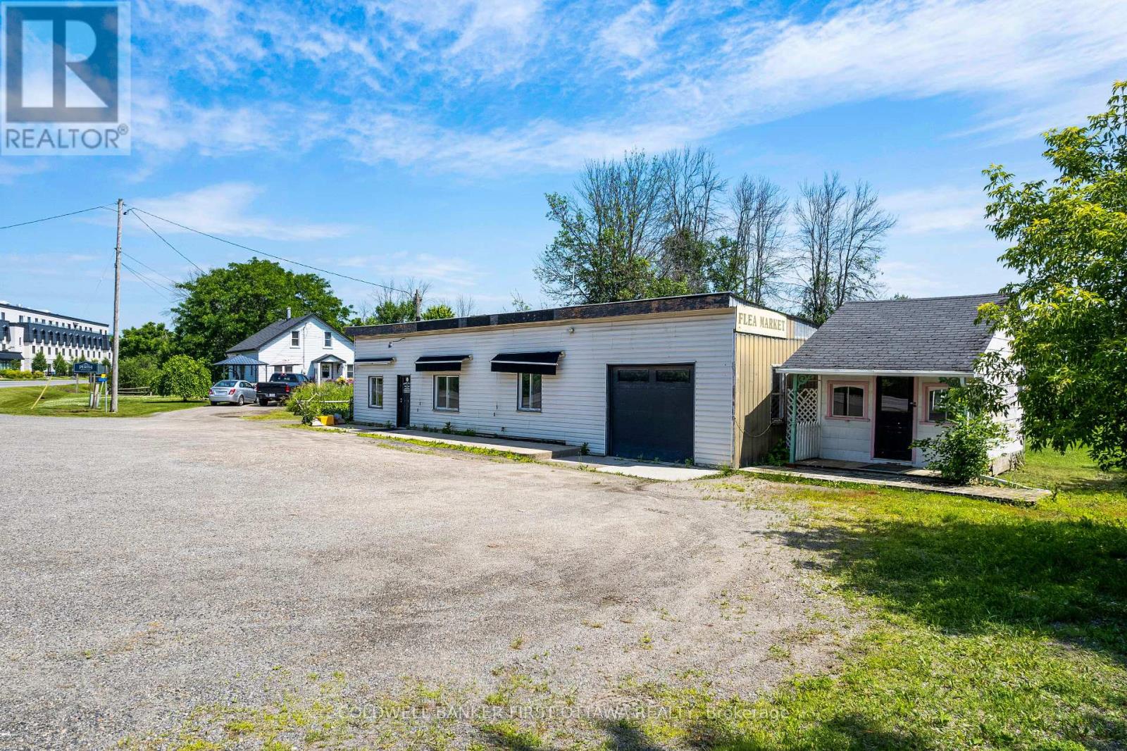 3004 RIDEAU FERRY ROAD