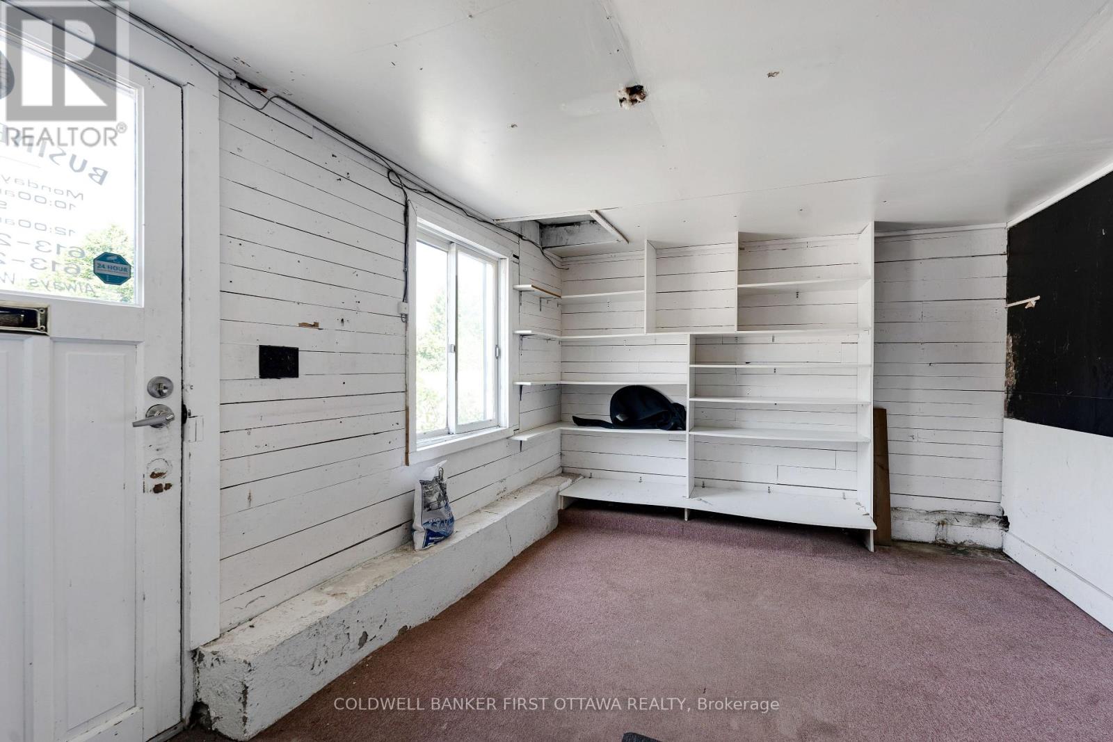 3004 RIDEAU FERRY ROAD