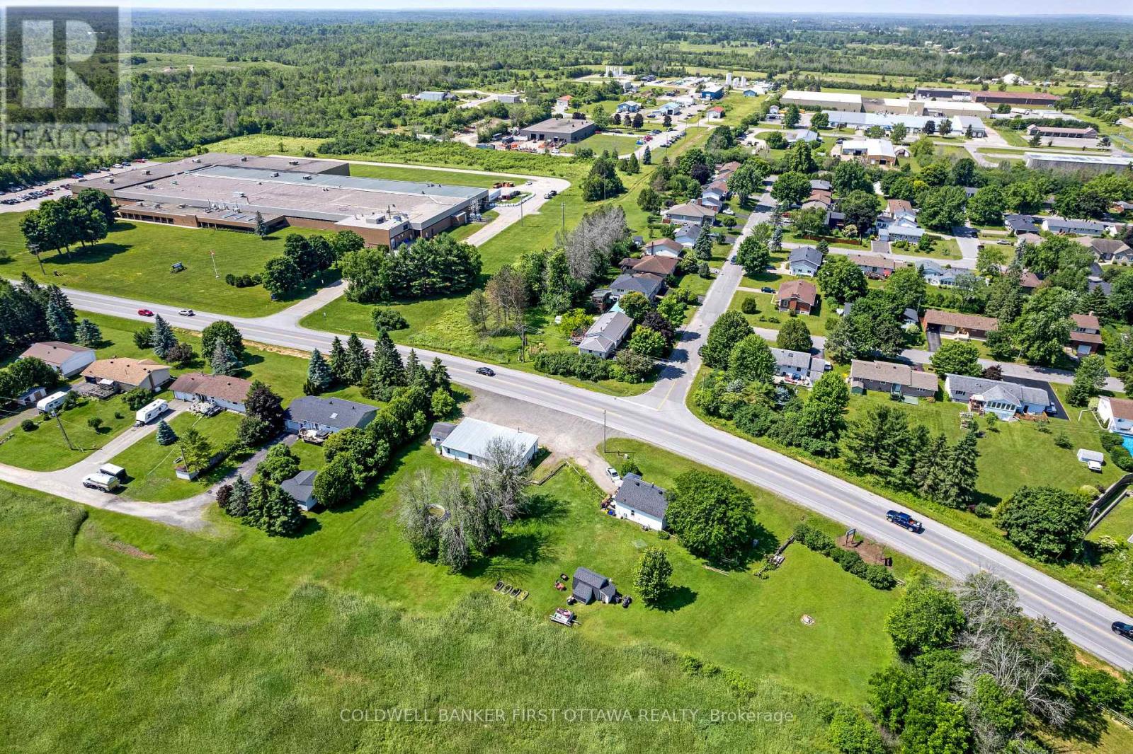 3004 RIDEAU FERRY ROAD