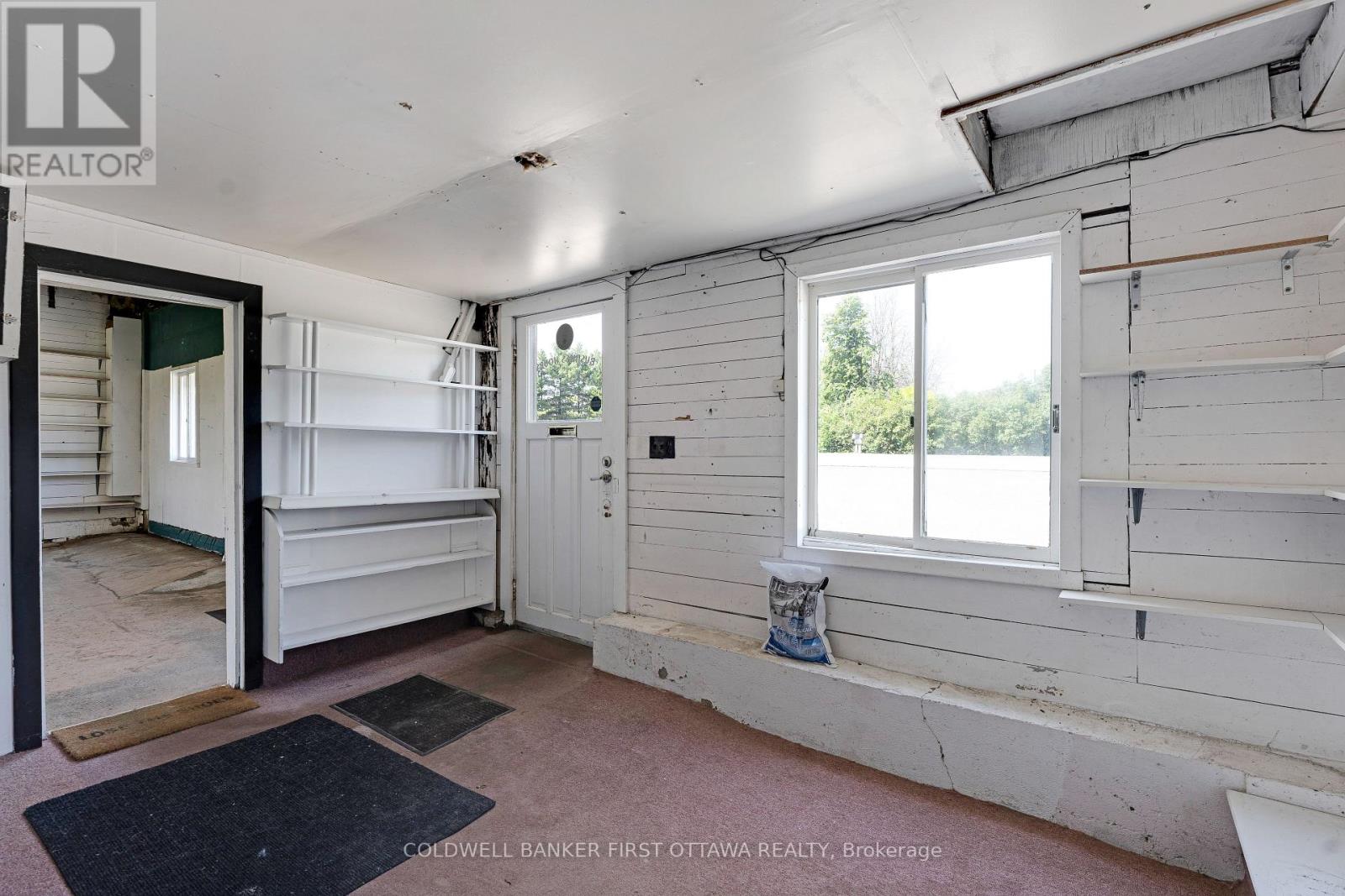 3004 RIDEAU FERRY ROAD