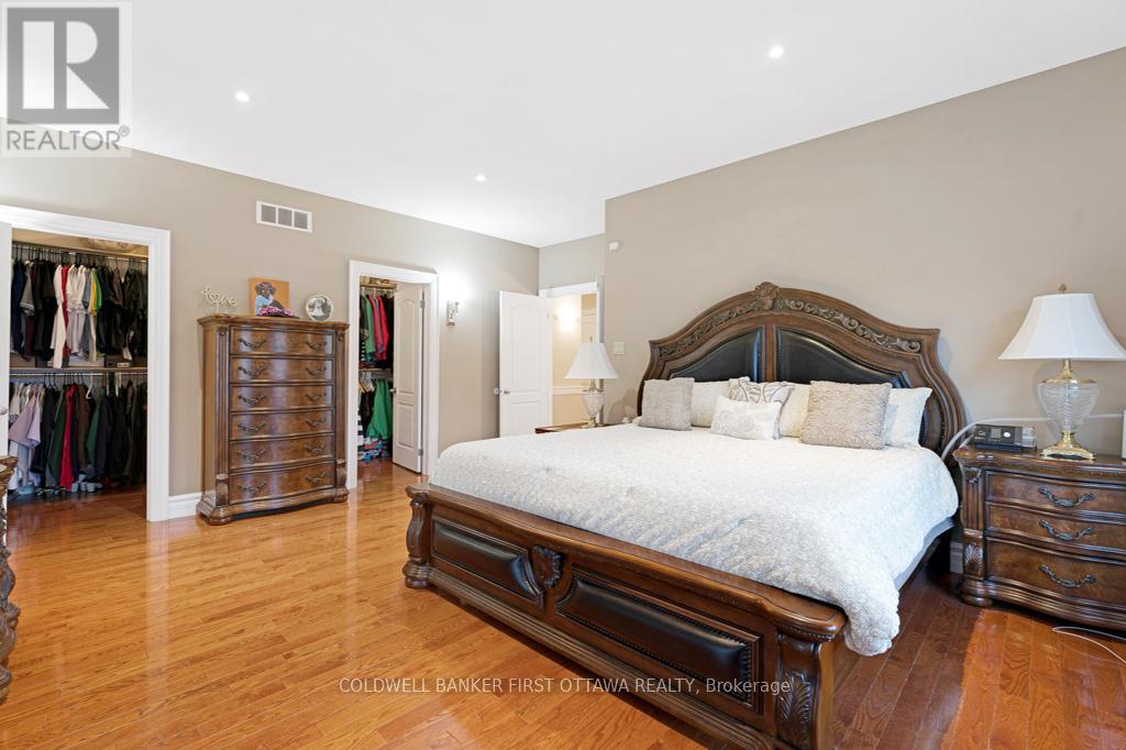 556 WEST POINT DRIVE