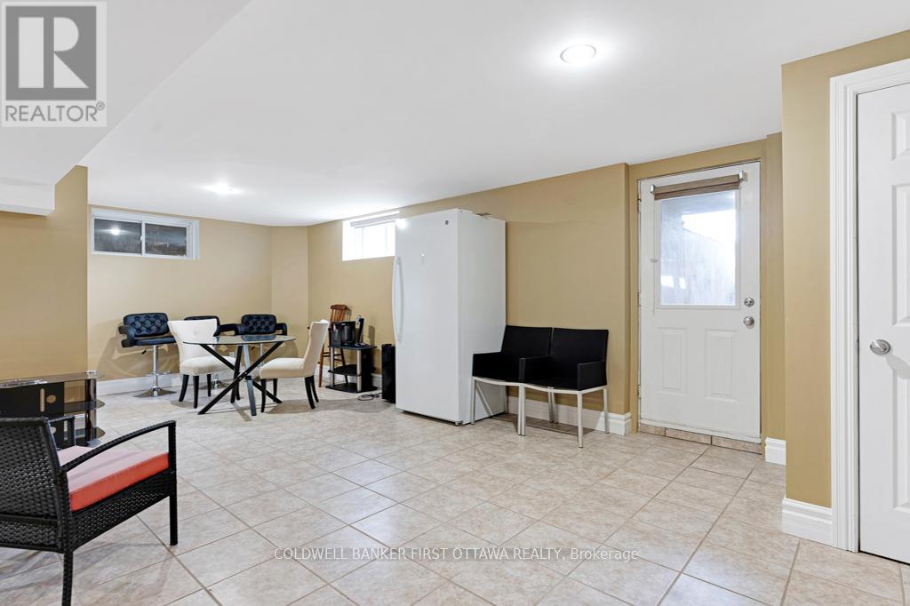 556 WEST POINT DRIVE