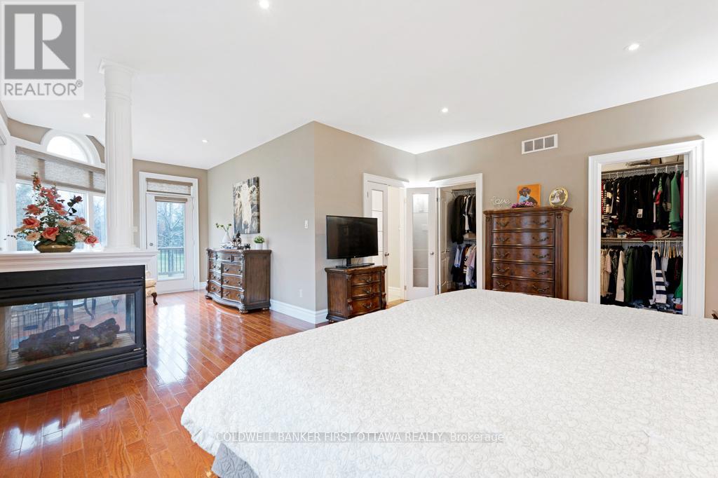 556 WEST POINT DRIVE