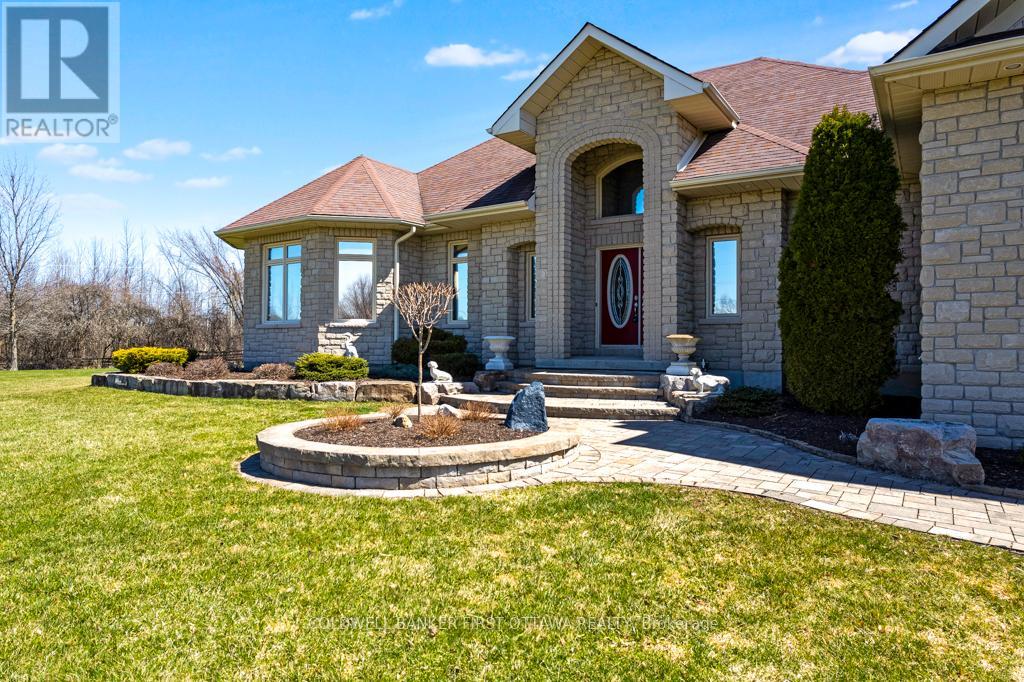 556 WEST POINT DRIVE