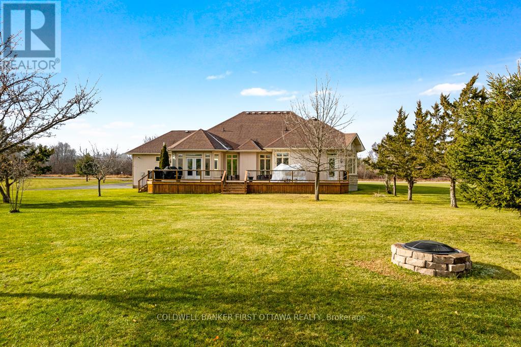 556 WEST POINT DRIVE