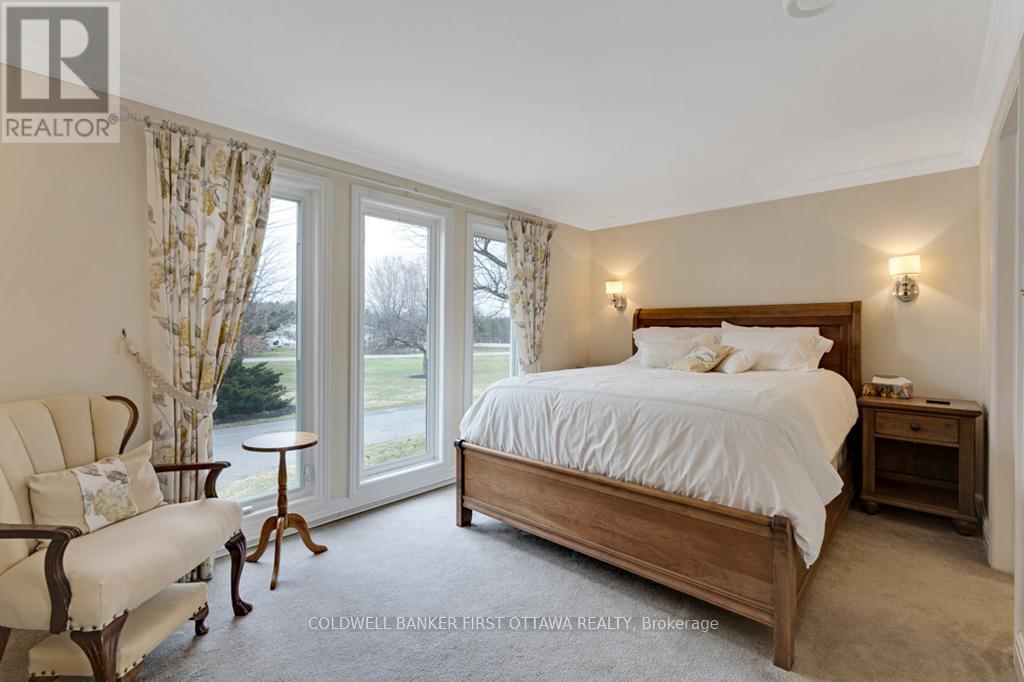 2638 RIDEAU FERRY ROAD