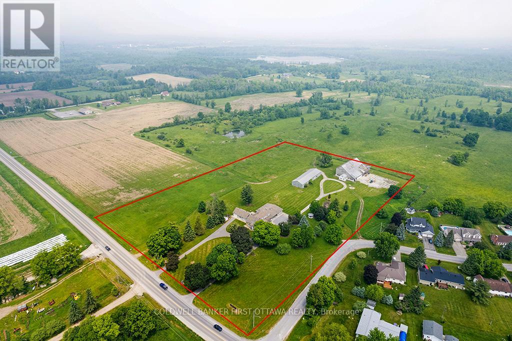 2638 RIDEAU FERRY ROAD