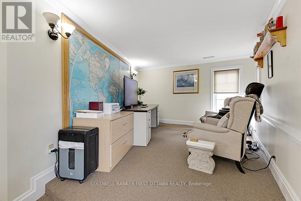 2638 RIDEAU FERRY ROAD