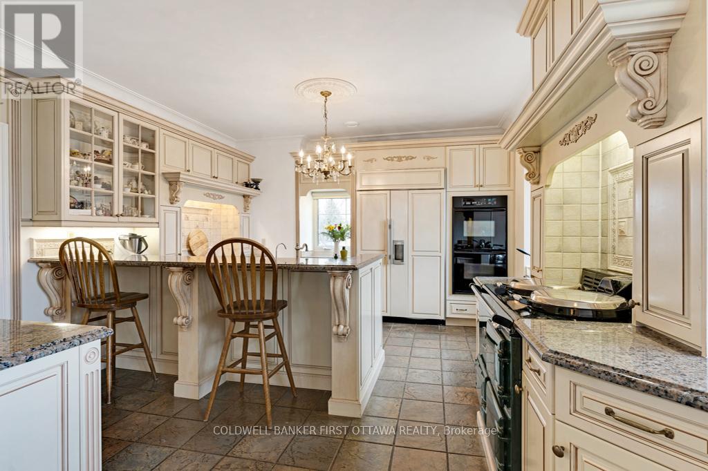 2638 RIDEAU FERRY ROAD