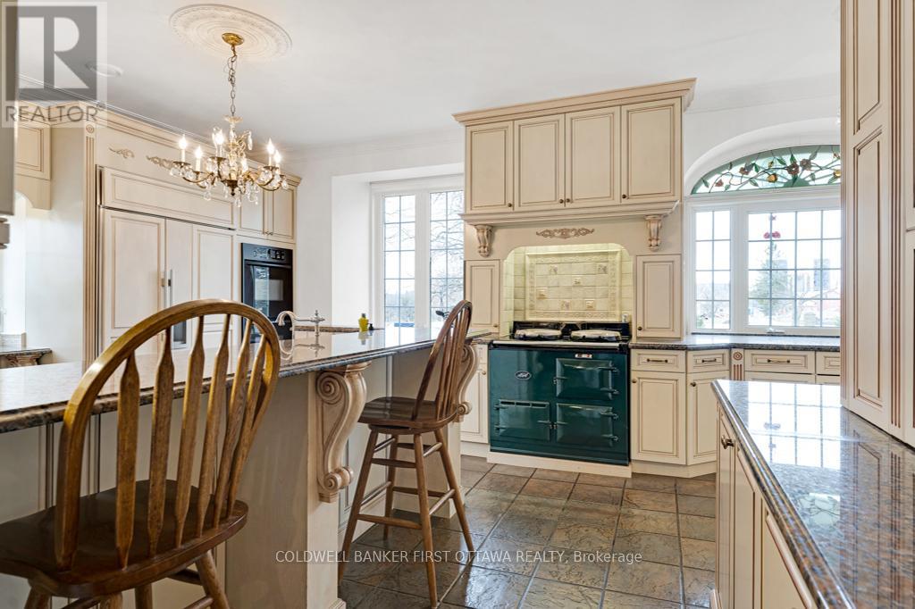 2638 RIDEAU FERRY ROAD