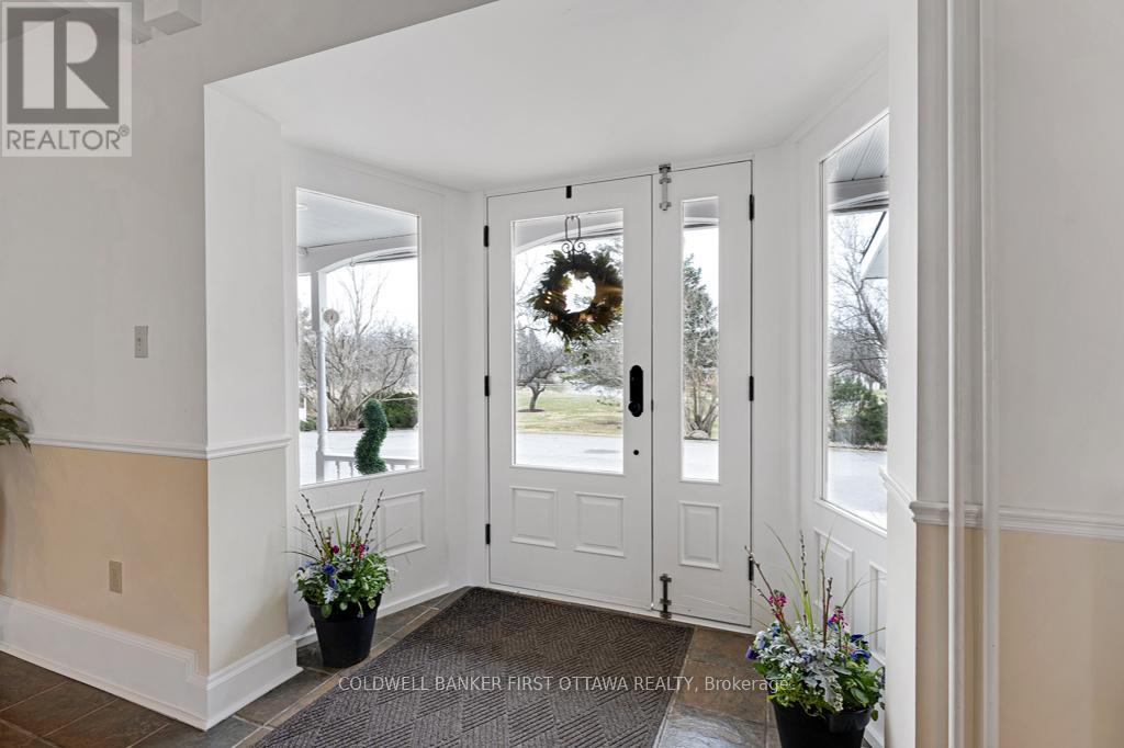 2638 RIDEAU FERRY ROAD