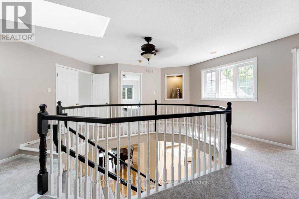 5525 PETTAPIECE CRESCENT