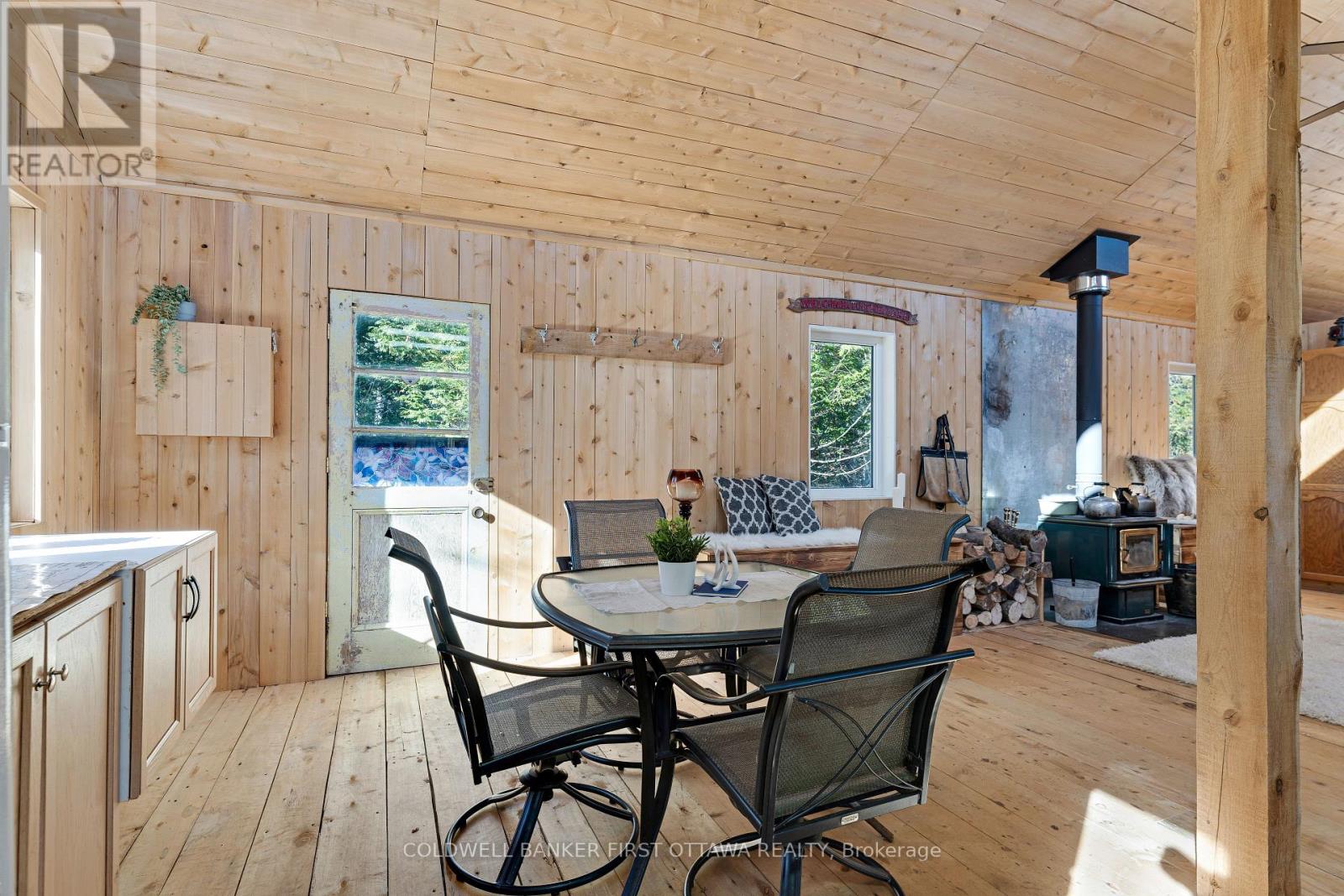 211 MEADOW LANE COURT