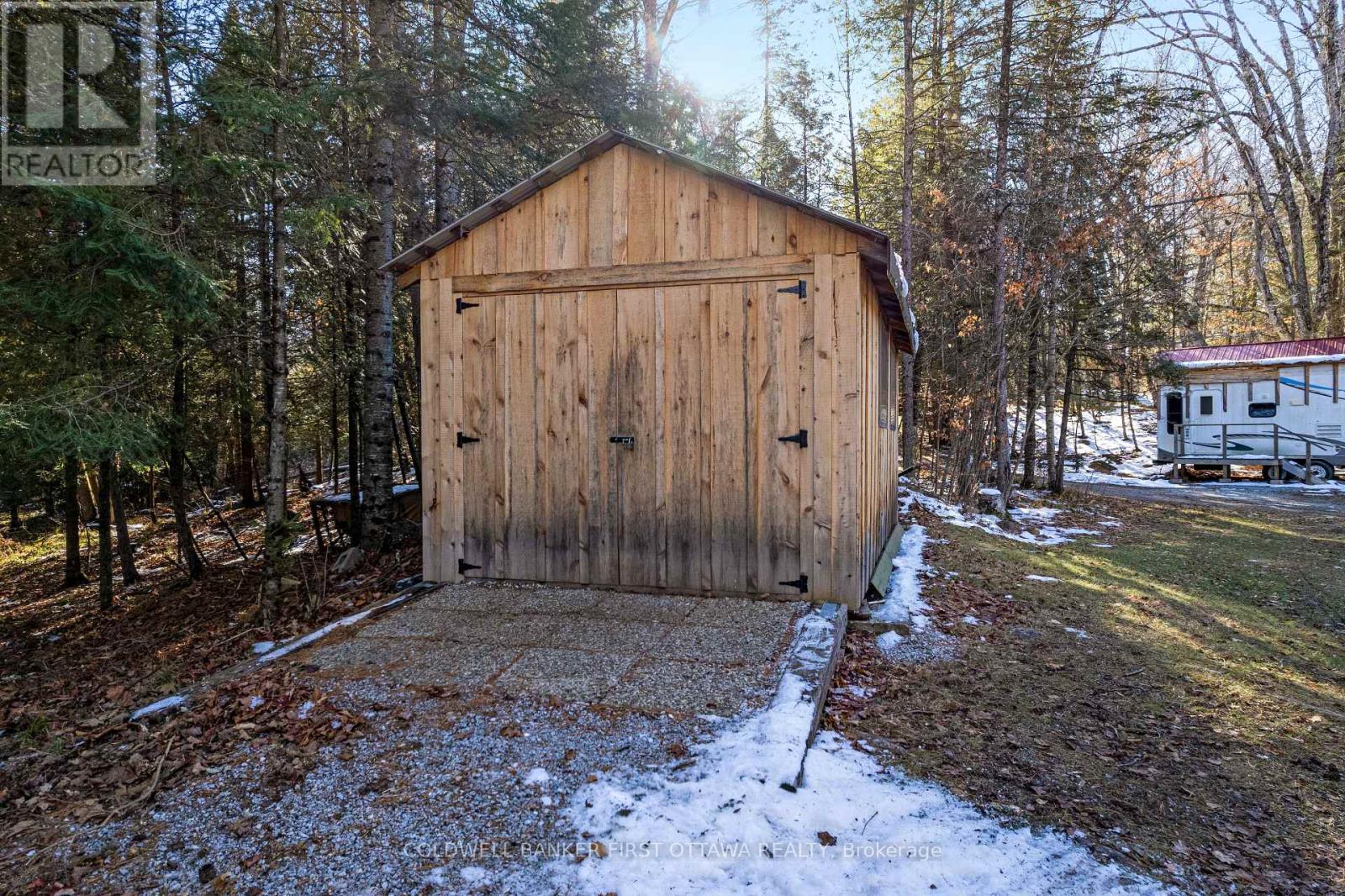 211 MEADOW LANE COURT