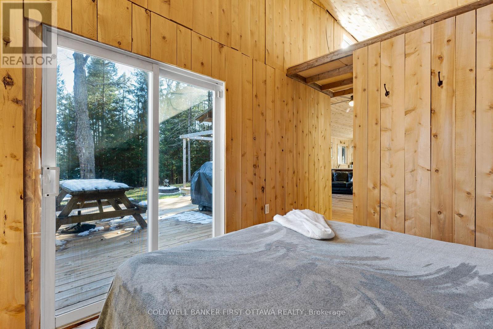 211 MEADOW LANE COURT