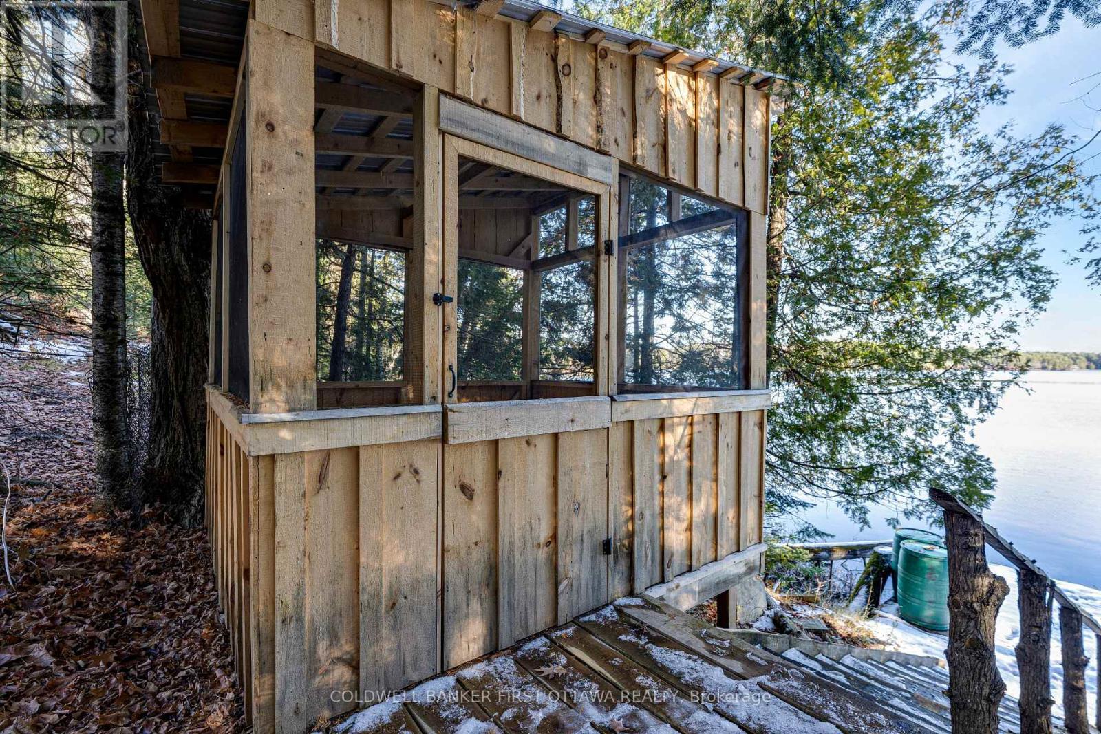 211 MEADOW LANE COURT